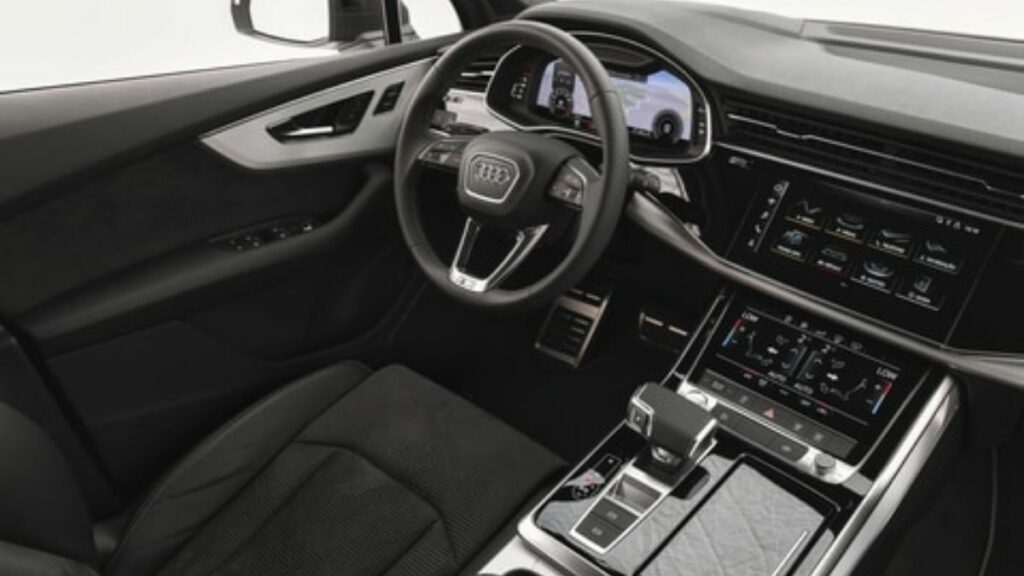 Audi Q7 2022 interior