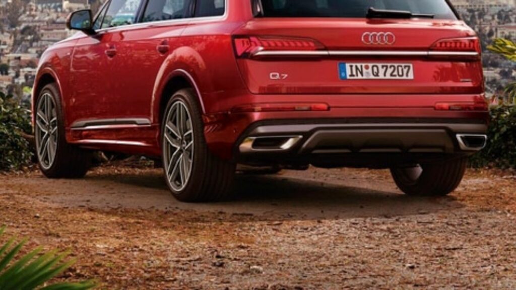Audi Q7 2022 traseira
