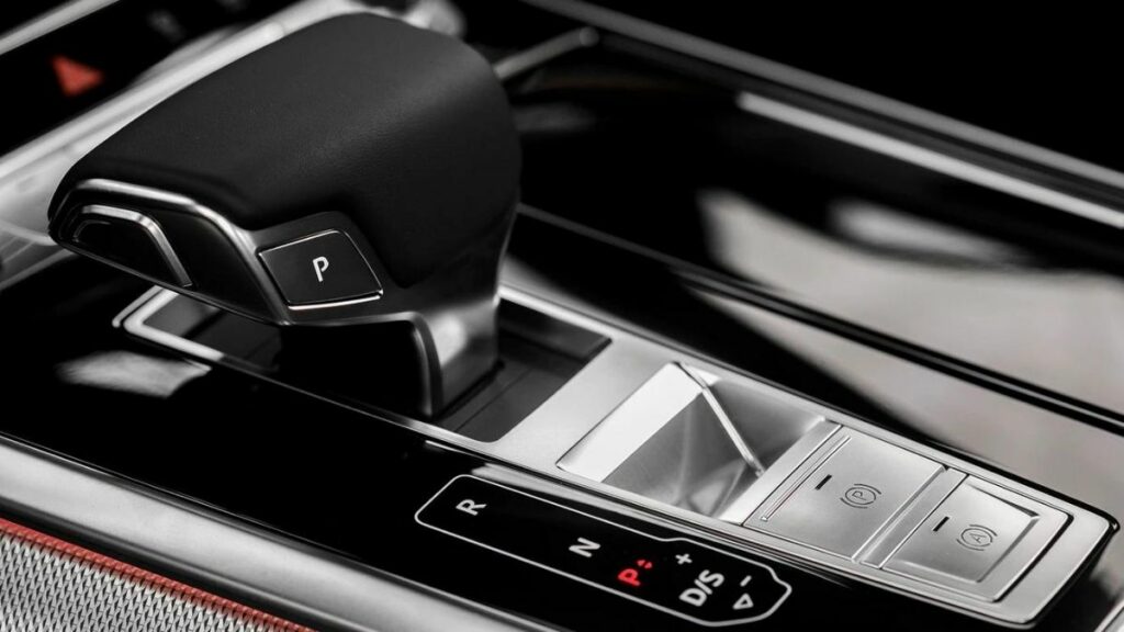 Audi Q8 2022 câmbio