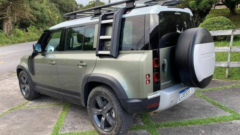 Land Rover Defender 2022 traseira