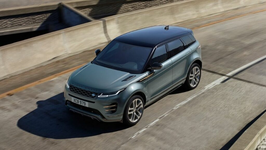 Land Rover Range Rover Evoque 2022 na estrada