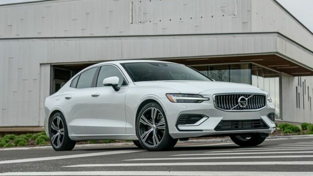 Volvo S60 2022 frente
