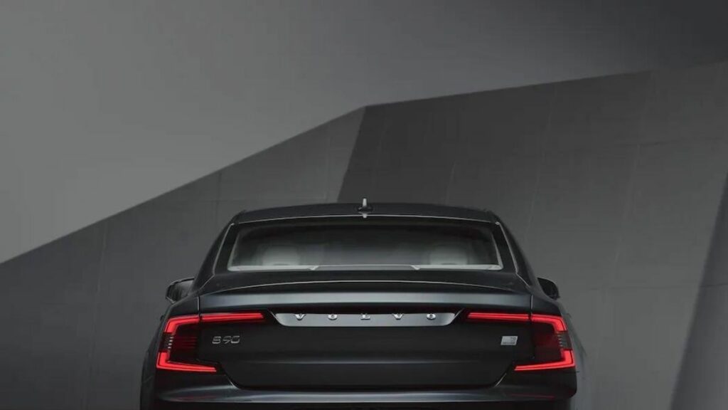 Volvo S90 2022 traseira