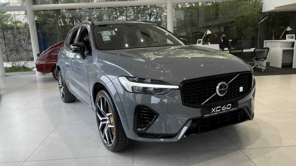 Volvo XC60 2022 frente