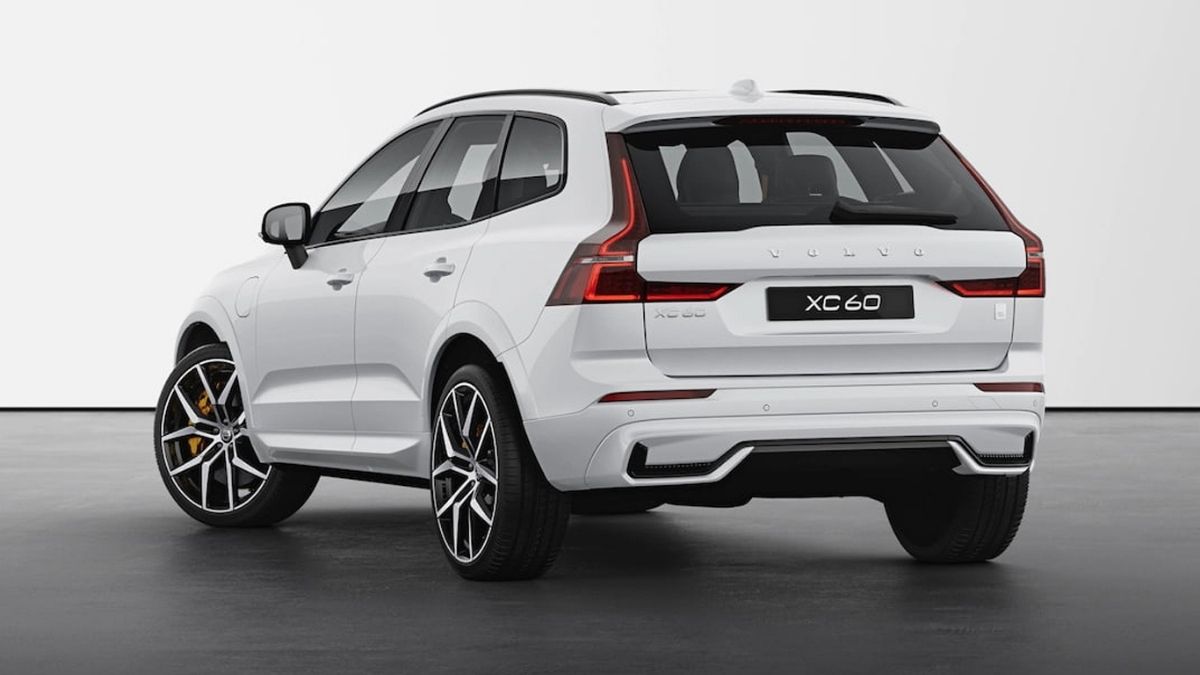 Volvo XC60 2022 traseira