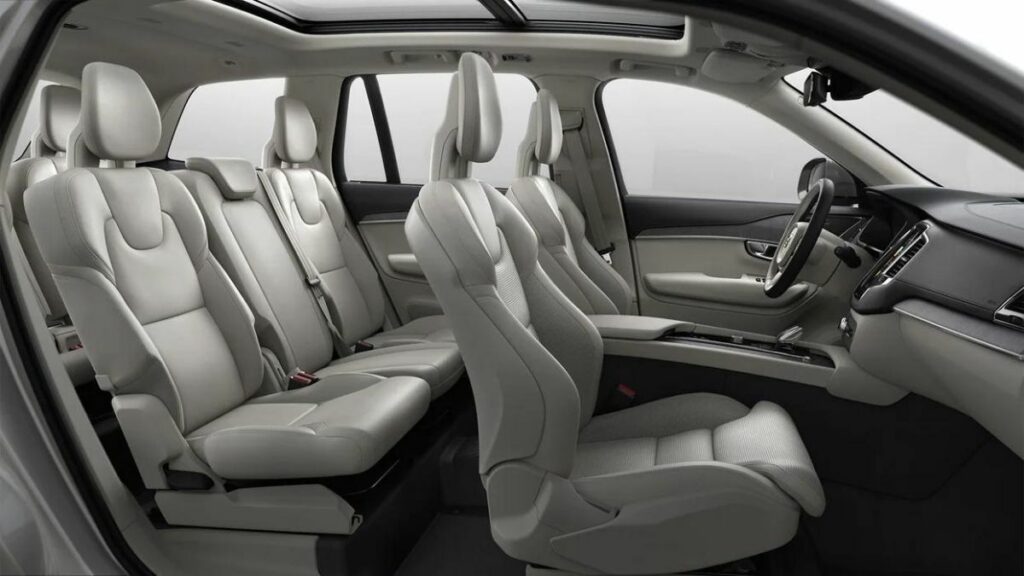 Volvo XC90 2022 interior