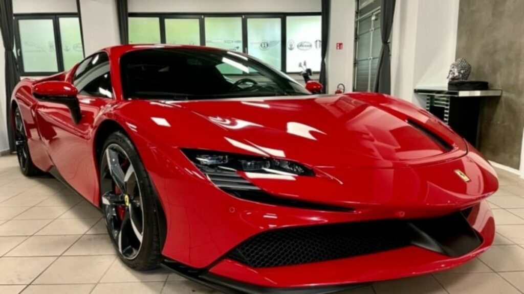Ferrari SF90 2022 lateral