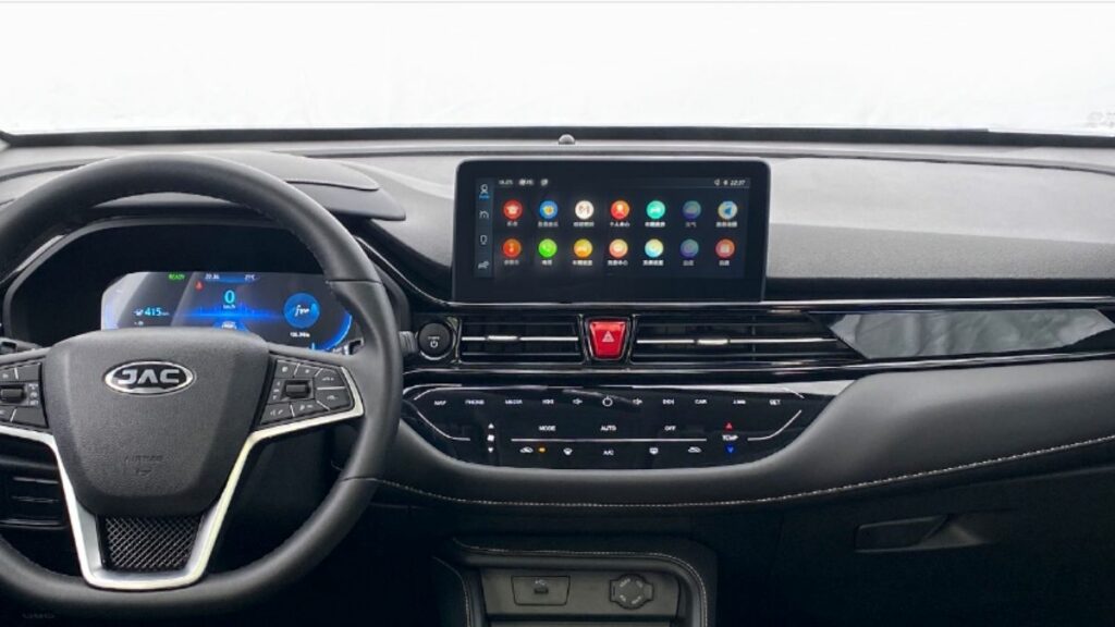 Interior do JAC E-JS4 2022