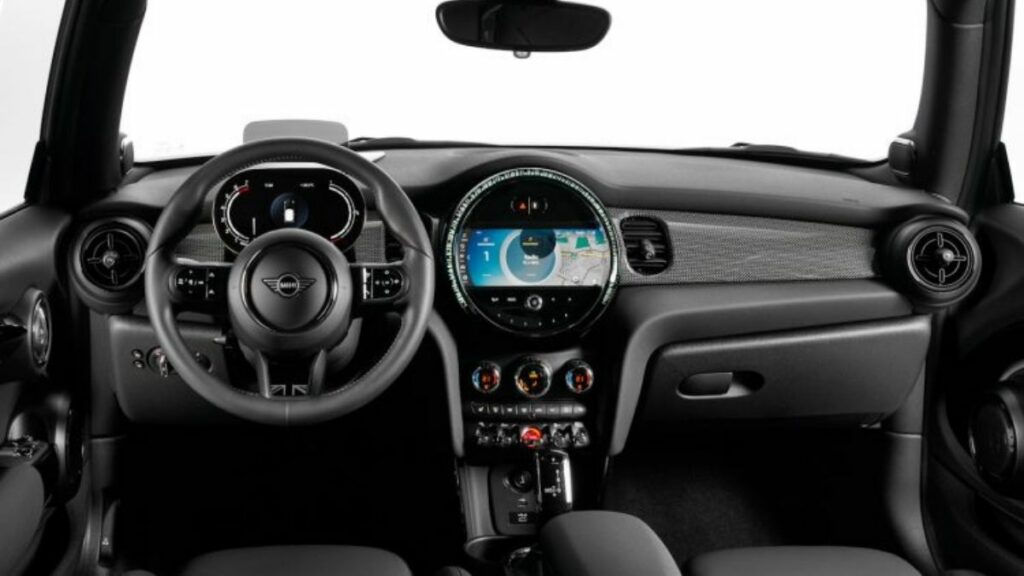 Mini Cooper 2022 interior
