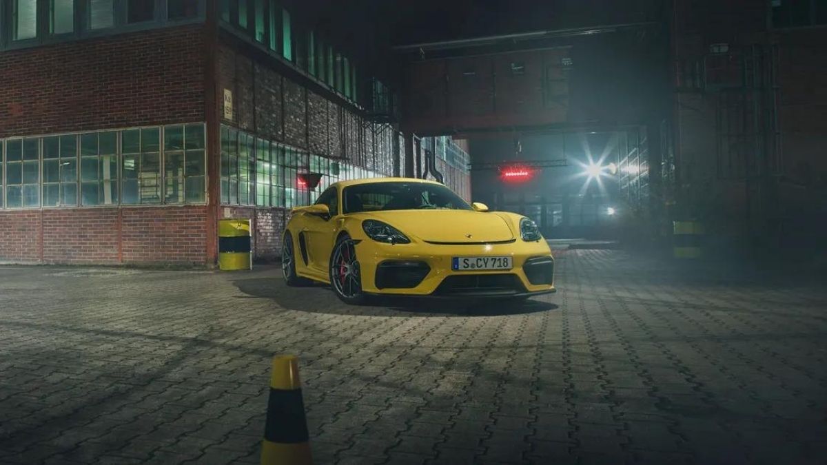 Porsche 718 Cayman GT4 2022 destaque