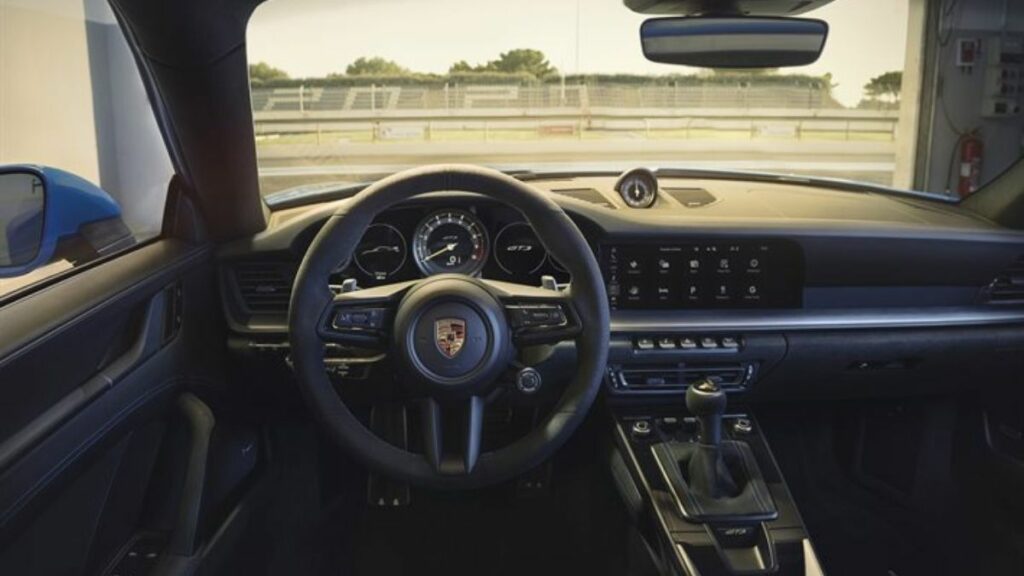 Porsche 911 2022 interior