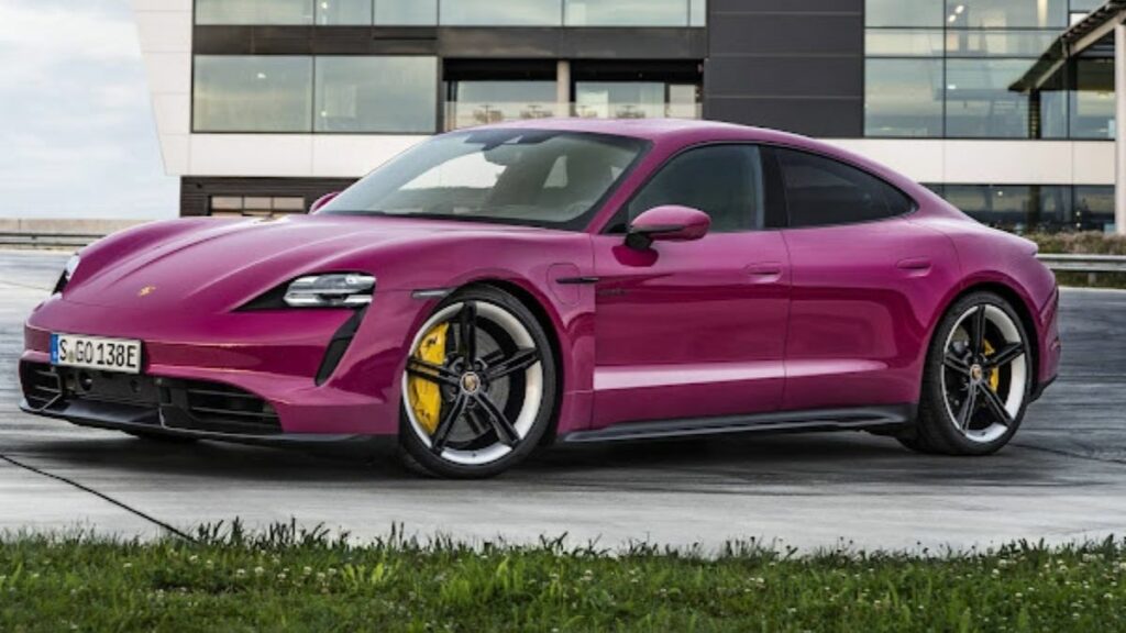 Porsche Taycan customizado rosa