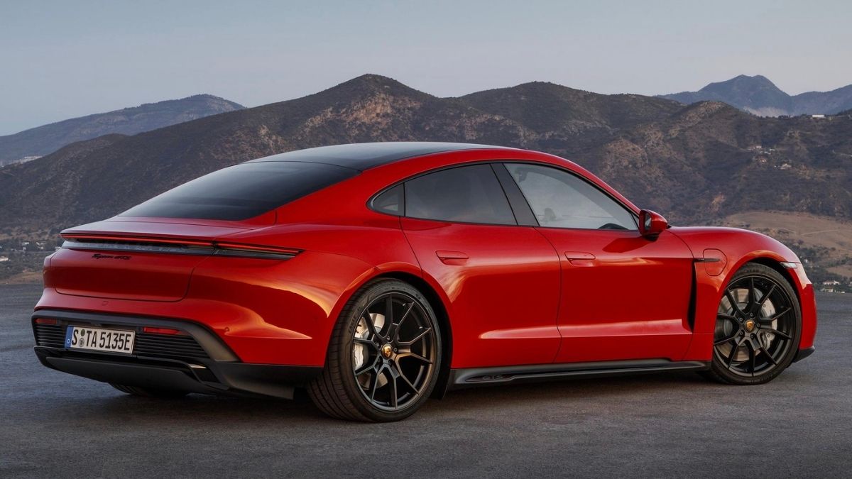 Porsche Taycan 2022 lateral direita
