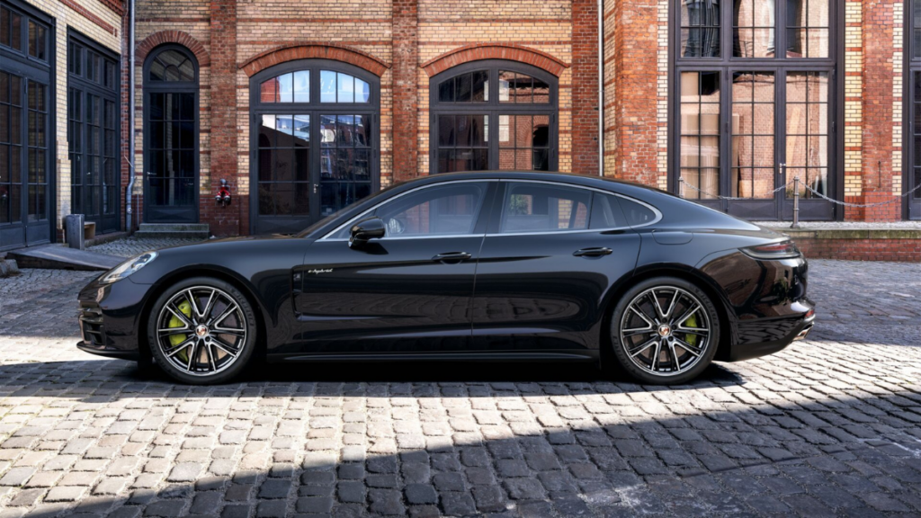 Porsche Panamera 2022.