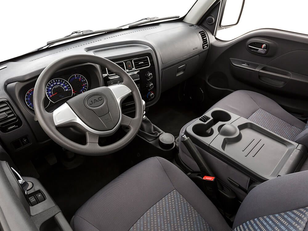 Interior do JAC V260 2022