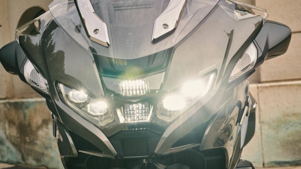 BMW R 1250 RT 2022 faróis