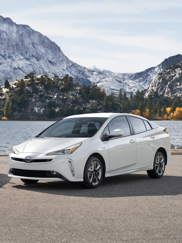 Foto de um Prius 2023 branco