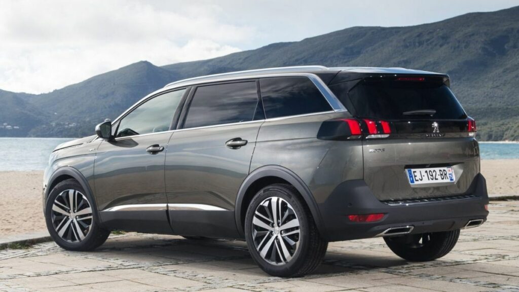 Peugeot 5008 2022 traseira
