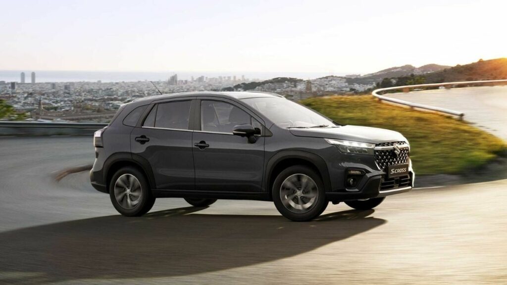 Suzuki S Cross 2022 lateral