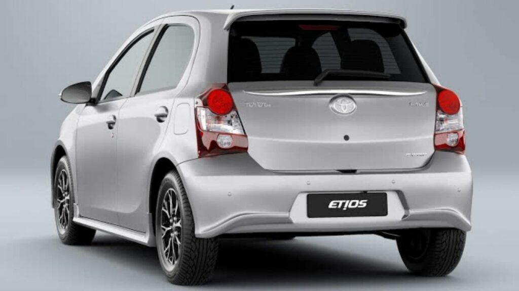 Toyota Etios 2022 traseira