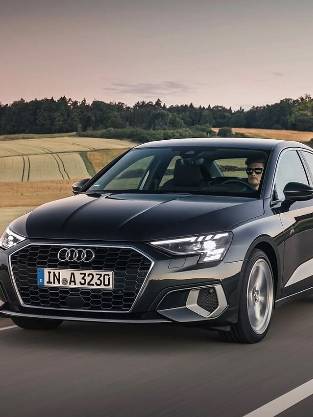 Novo Audi A3 2022, andando no asfalto