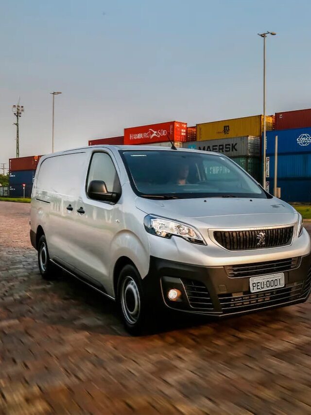 Fotos e Detalhes do utilitário Peugeot Expert 2022