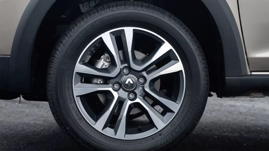 Novos aros do Stepway 2022 com rodas de liga leve