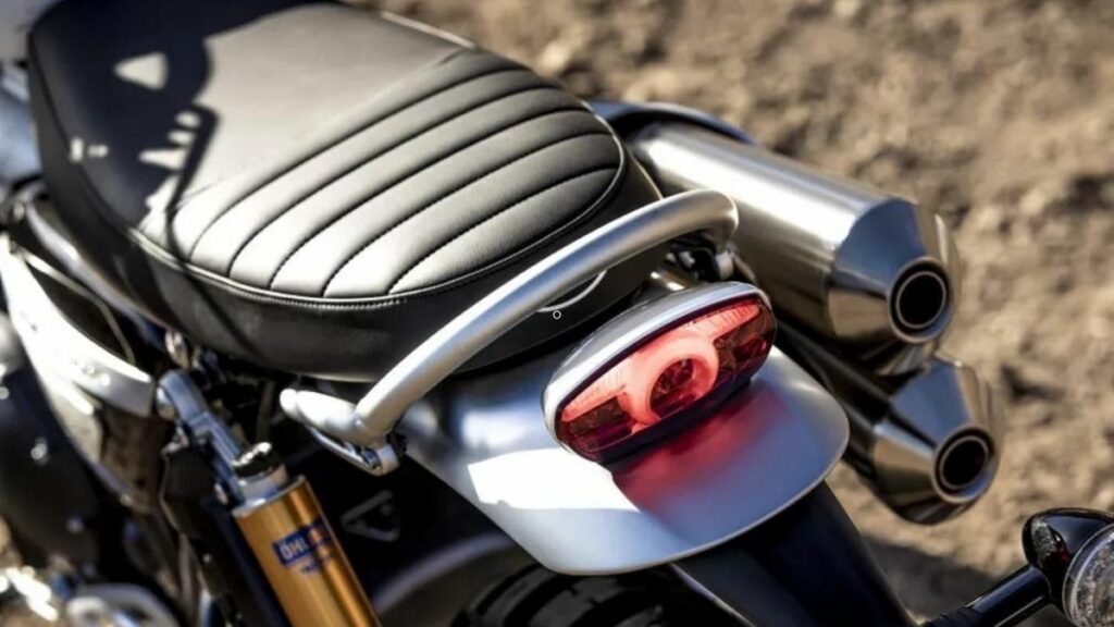 Triumph Scrambler 1200 XE 2022 traseira