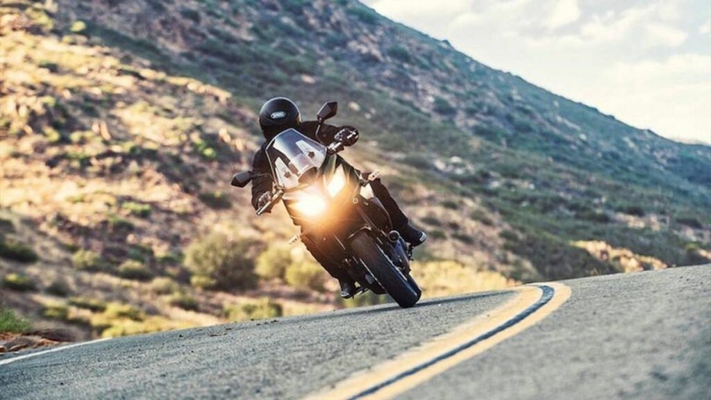 Versys 650 2022 frente