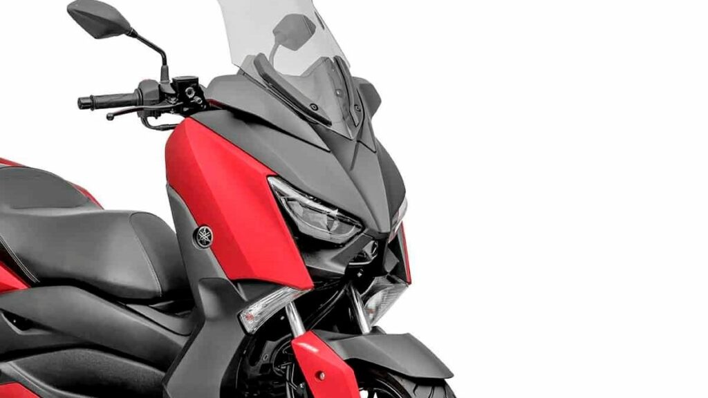 XMAX 250 2022 frente lanterna