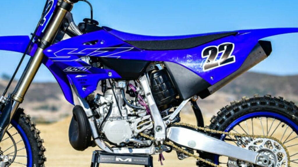 YZ 250 2022 lateral aprox