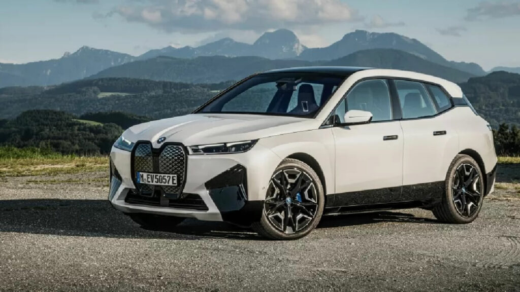 Dianteira da nova BMW iX 2022