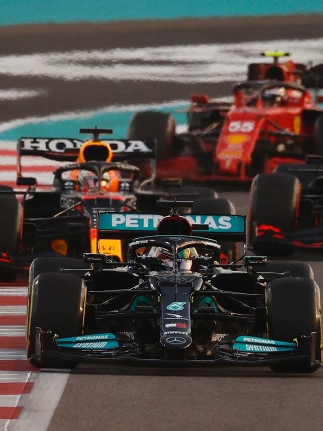 Caros da F1 2022, andando na pista