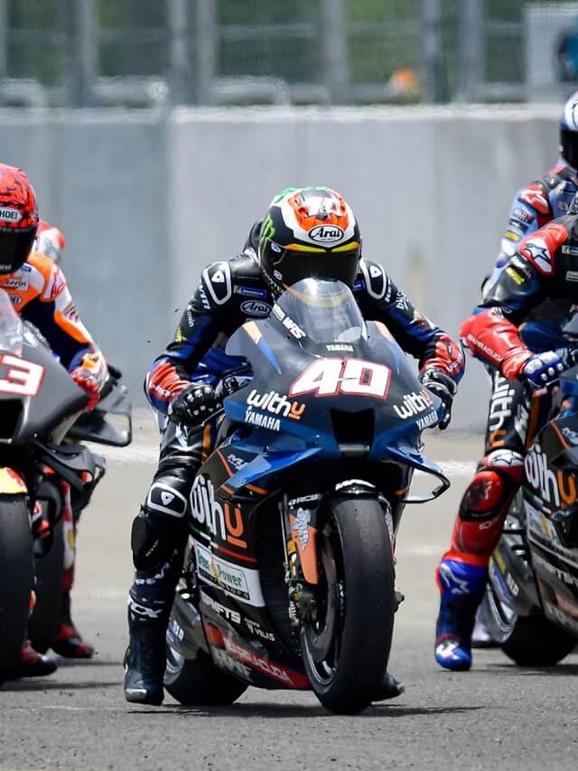 Motos de corrida da MotoGP 2022 na pista