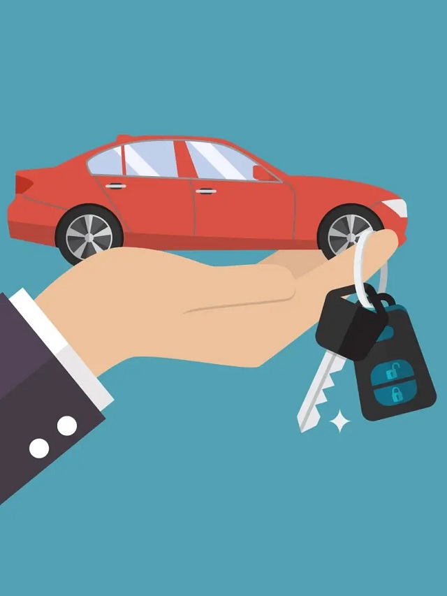 Imagem de mão segurando carro de brinquedo e chave de carro, fundo azul