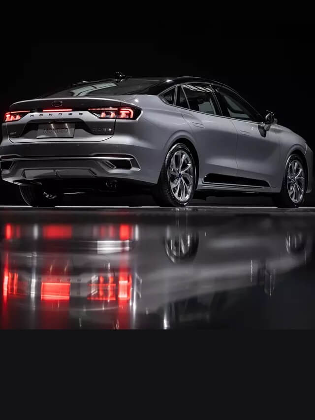 Traseira do novo Fusion 2023 na cor cinza