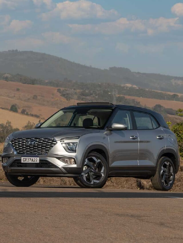 Novo Hyundai Creta 2022 na cor cinza, parado na estrada