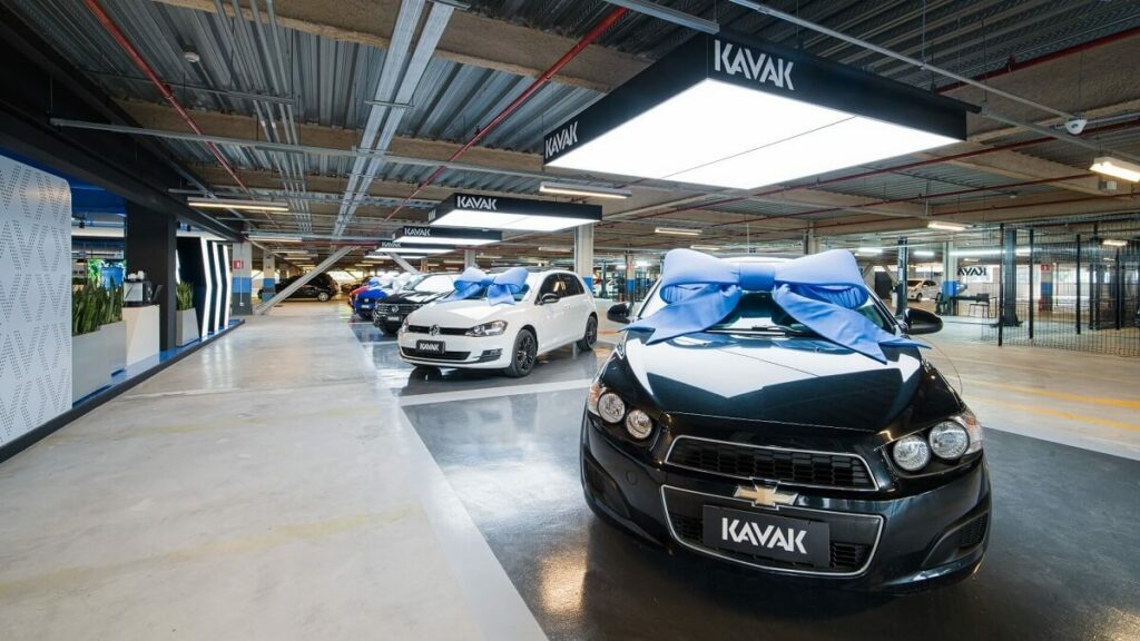Carros na loja da Kavak aqui no Brasil