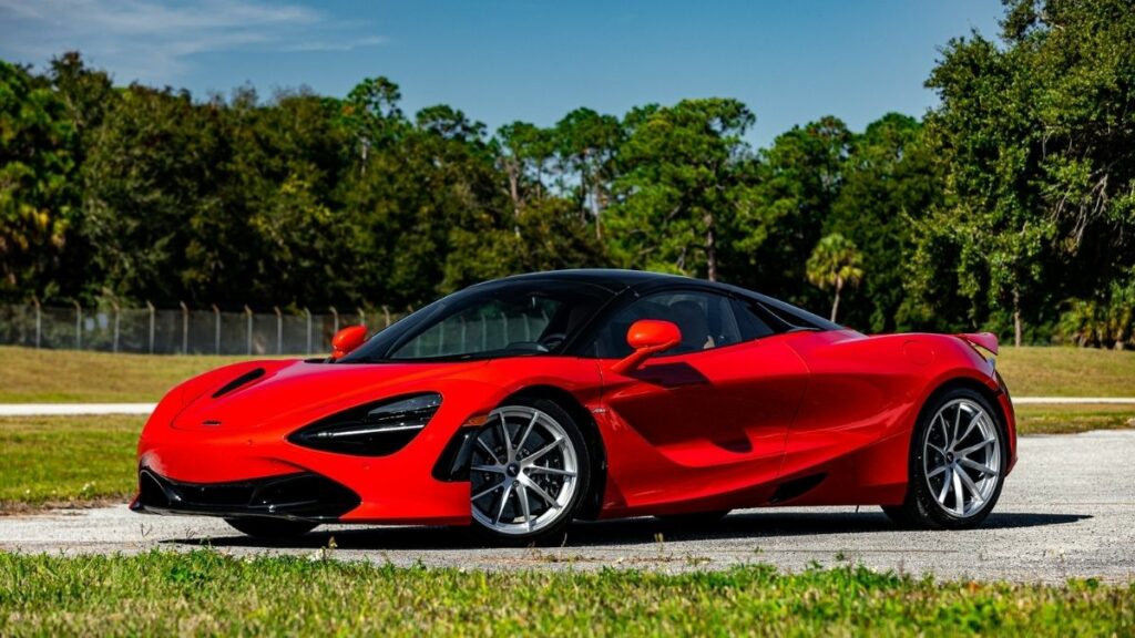 720S 2022 lateral