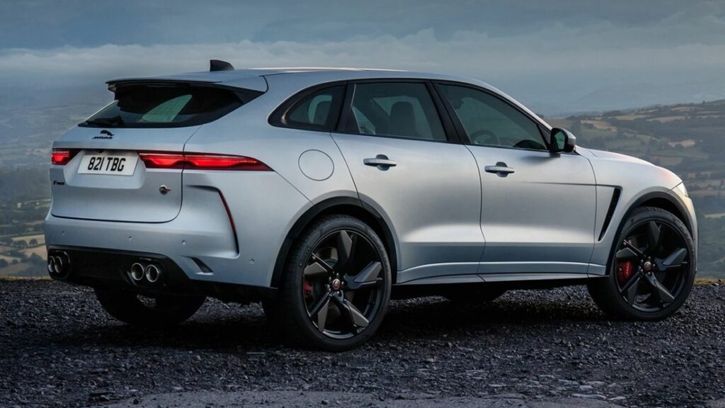 Traseira do F-Pace 2022