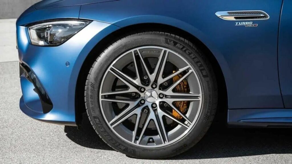 AMG GT 2022 azul