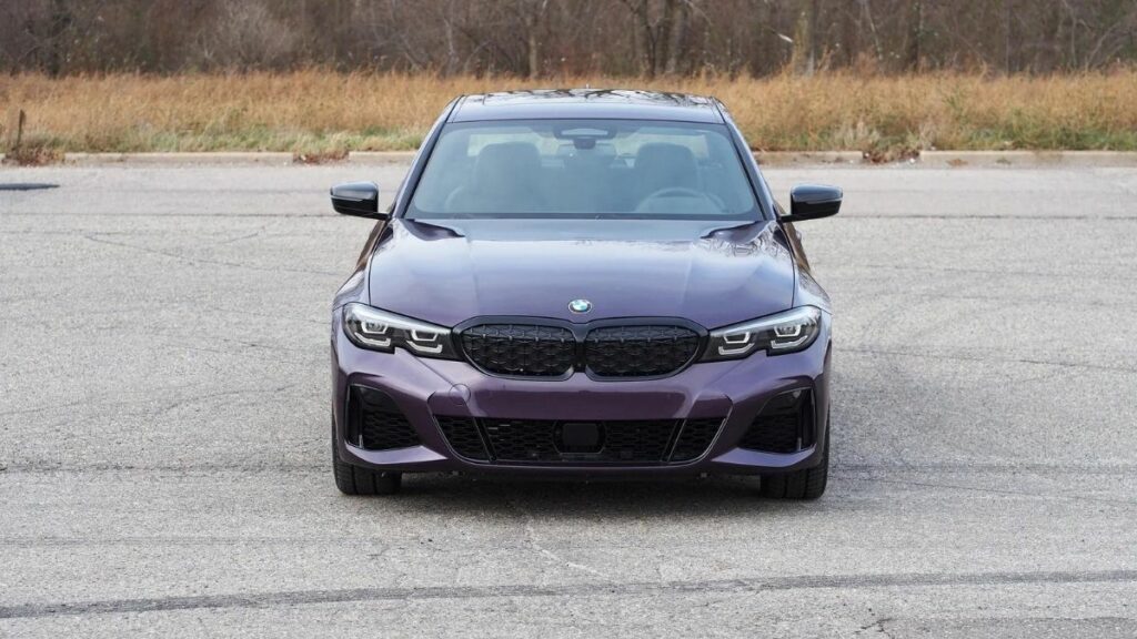 M340i xDrive 2022 frente roxo