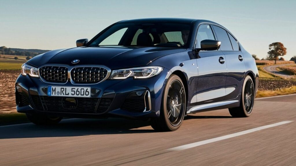 M340i xDrive 2022 exterior, em movimento
