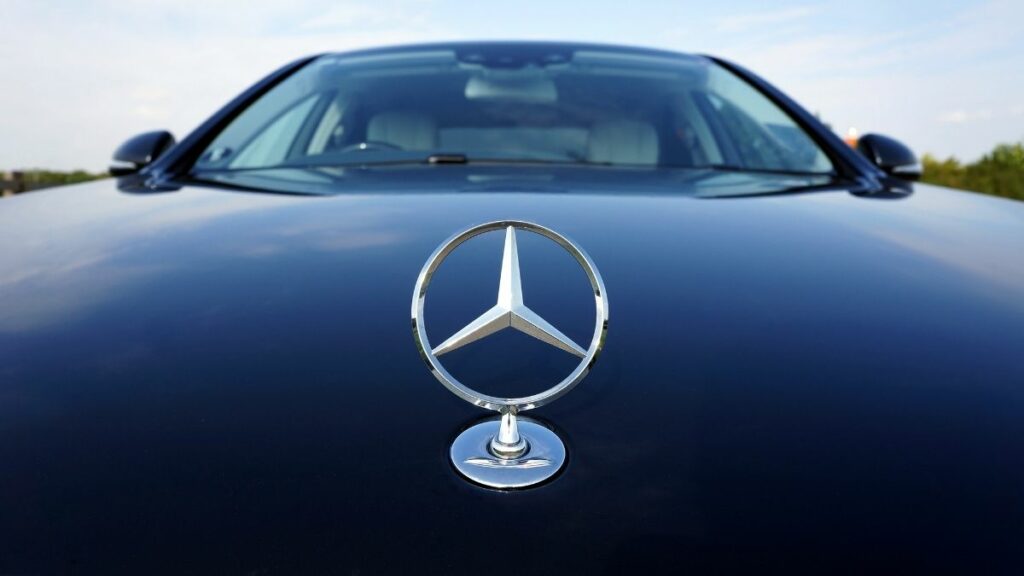 Mercedes-Benz aumenta à garantia