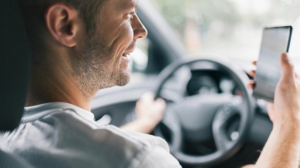 Custo de aplicativo para motorista de aplicativos no celular