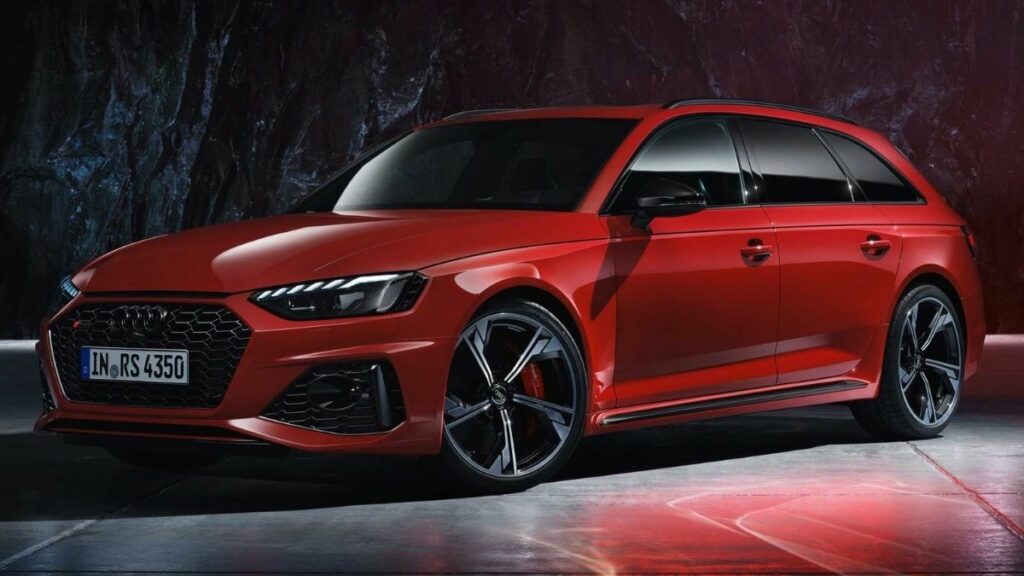 Frente do RS4 2022 vermelho