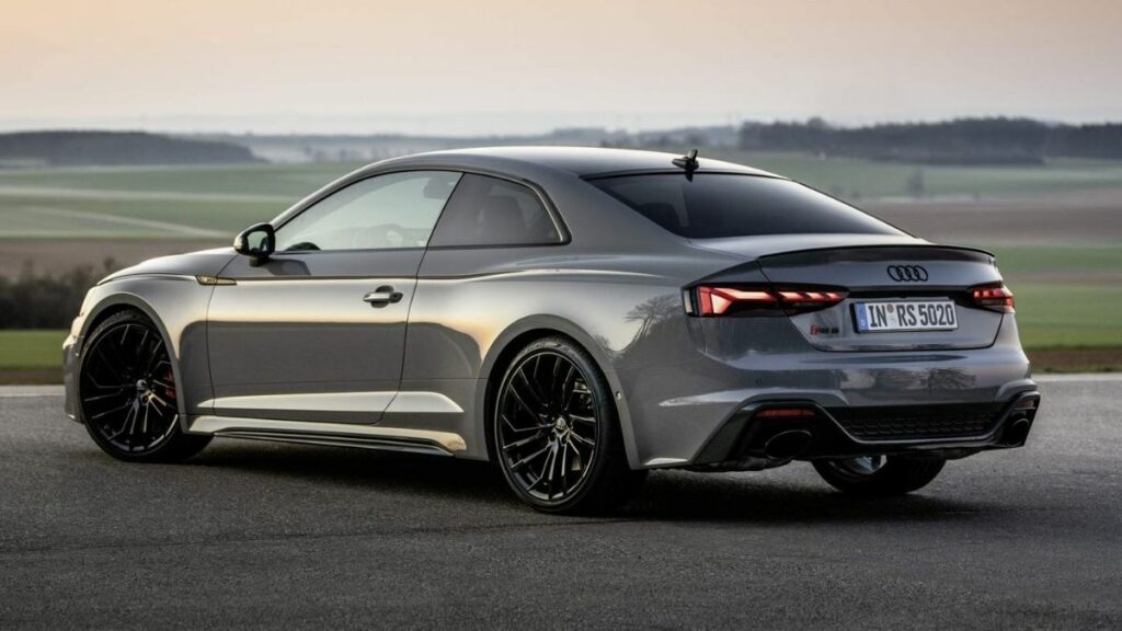 Audi RS5 2022 traseira