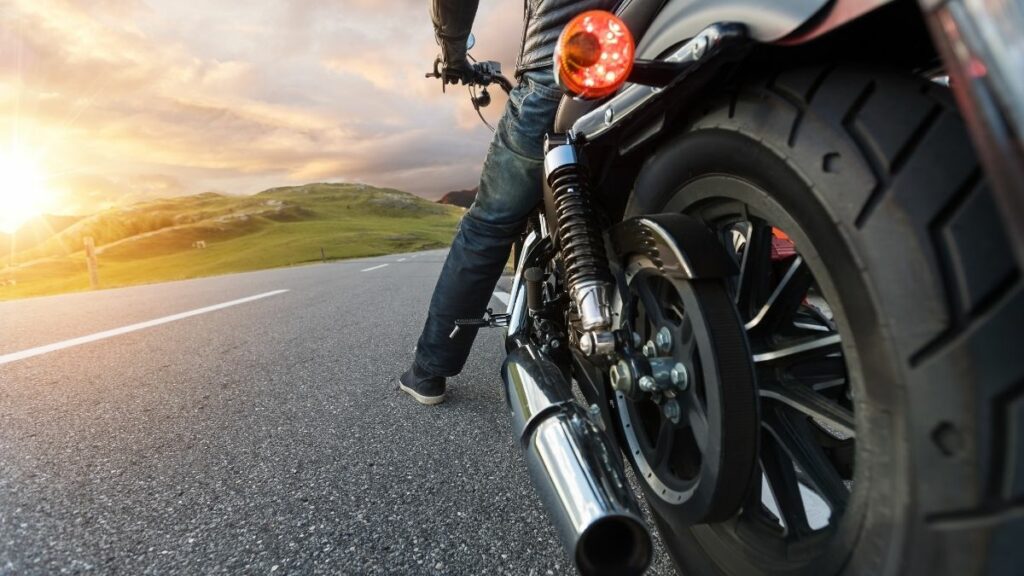 Motos