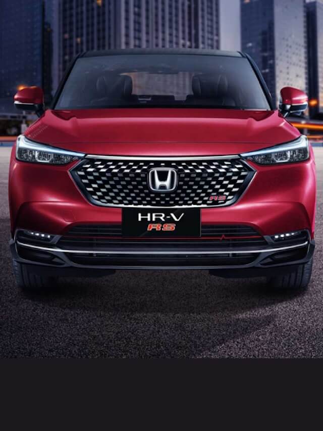 Dianteira do novo HR-V RS na cor vermelha, parado na estrada