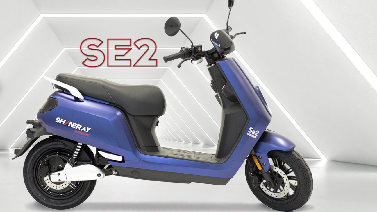 Shineray SE2 2022 azul em um fundo branco com o nome do modelo